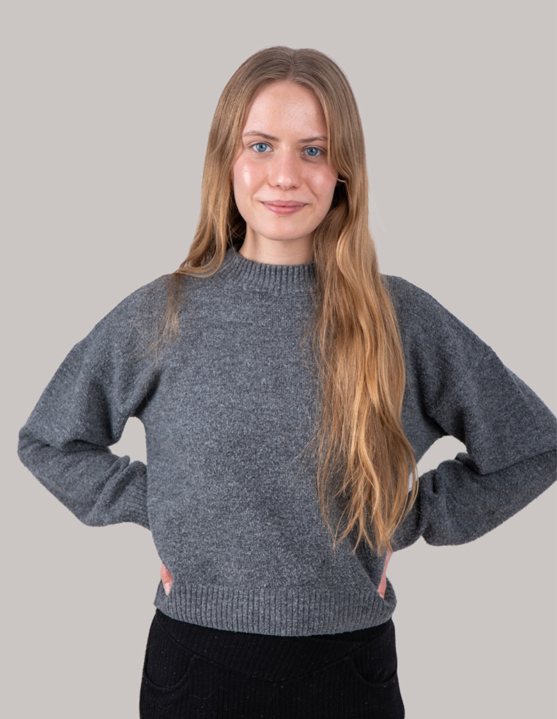 Kim Andres portraitiert im Büro der Vagabunt Kreativagentur in Hamburg.